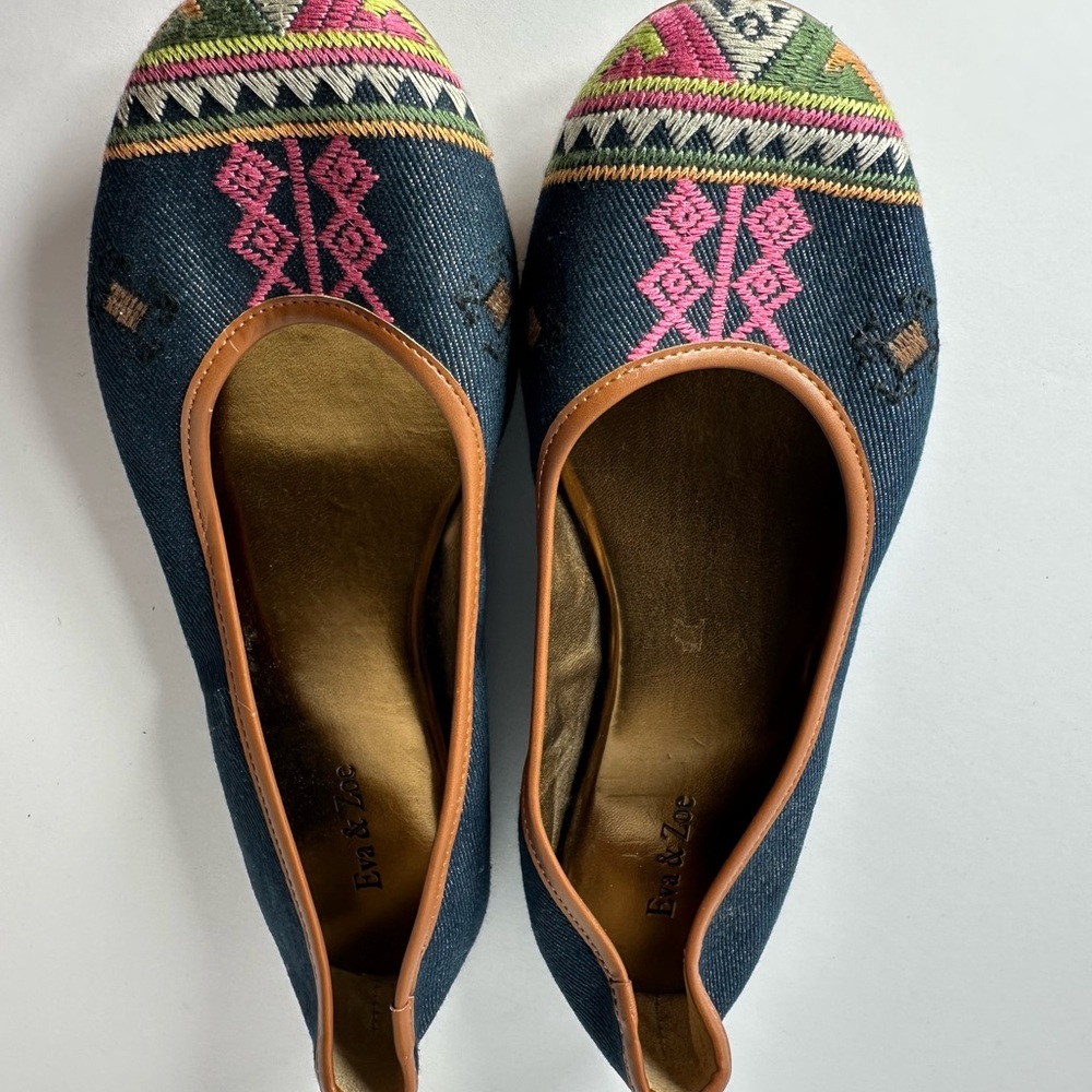 Eva & Zoe Embroidered Women's Flats